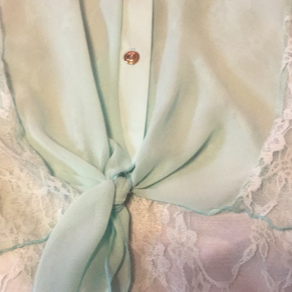 Body Central Mint Green Sheer Back Lace Button Up Tie Top NWT - Picture 9 of 12